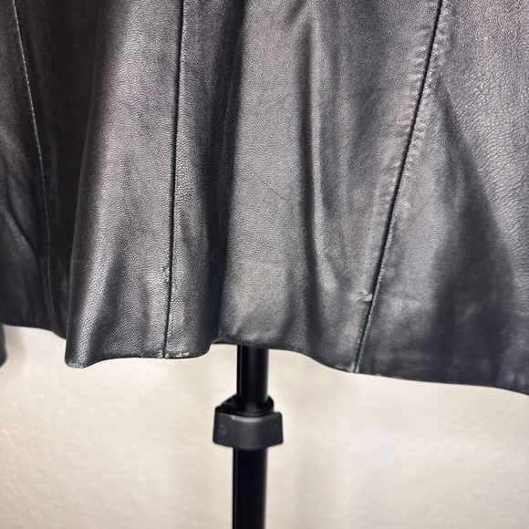 Vintage Lord & Taylor 100% Genuine Leather, Zip-Front Jacket, Size M - Picture 12 of 16